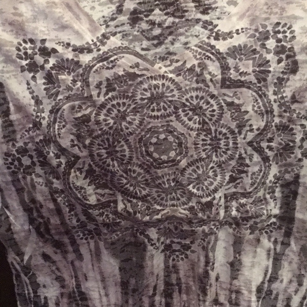 Maurice’s tees - Picture 4 of 7